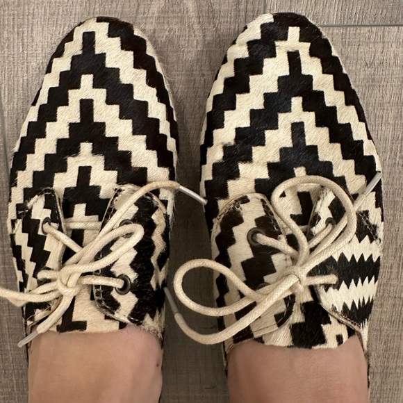 🎉HOST PICK 🎉 Rollie Black & White Calf Hair Oxfords - Picture 2 of 8